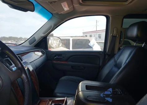 2011 Chevrolet Tahoe Ltz из США, поврежденный, VIN 1GNSCCE06BR356582